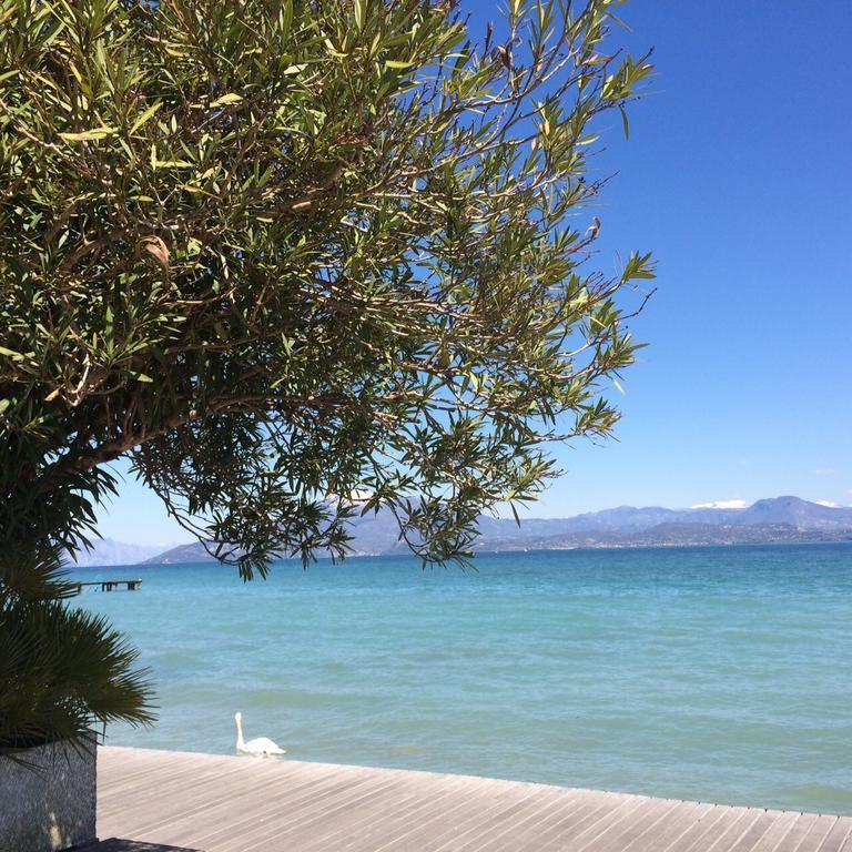 Le Ville Della Romantica Manerba del Garda Bagian luar foto